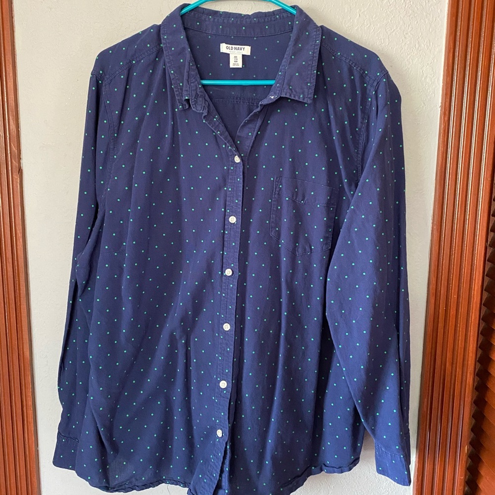 Women’s button up shirt